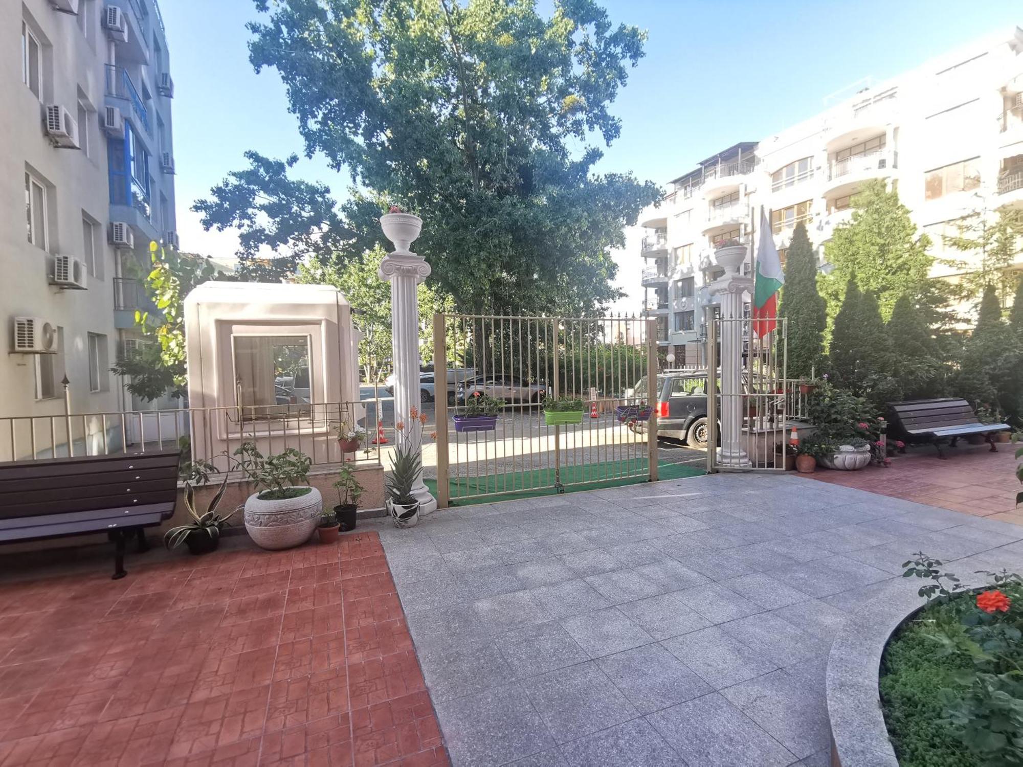 Rose Garden Omax Apartments Sunny Beach Exterior photo